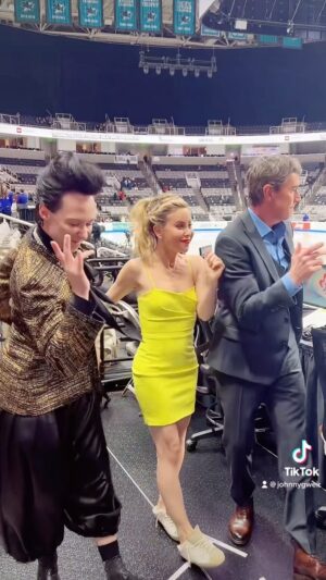 Johnny Weir Instagram - 29.1.2023 15 minutes to showtime! Team work makes the dream work! @taralipinski @terrygannon83 @nbcolympics @taraandjohnny
