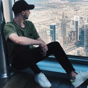 Johny Machette Instagram - Prý je povinnost, aby si každý influencer tady udělal takovou fotku. Tak vám nevím jestli jsem z toho už nevypadl, ale: mám ji ✅
