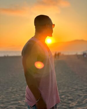 Joivan Wade Instagram - I can do anything I put my mind to & so can you! 

Text someone close to you & remind them. We all need reminding. 

Love you all! ❤️❤️❤️

📸: @juliankostov