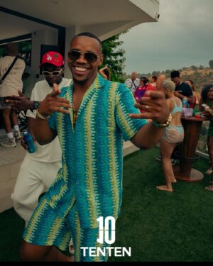 Joivan Wade Instagram - @tentenevents Enjoyment. 🥂#TenTen

📸: @debraorols