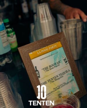 Joivan Wade Instagram - @tentenevents Enjoyment. 🥂#TenTen

📸: @debraorols