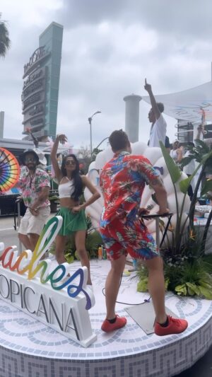 Jojo Guadz Instagram - Had to do it for them!! #pride 
Tag your hype squaddd 😝