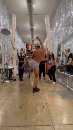 Jojo Guadz Instagram - Twerk class every Thursday! 
7pm-8pm beginners technique 
8pm-9pm routine class 
Location: 1646 n cherokee ave 90028
20$ per class (cash only)