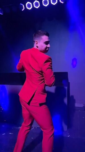 Jojo Guadz Instagram - Shockingly I did not rip my suit last night 😅