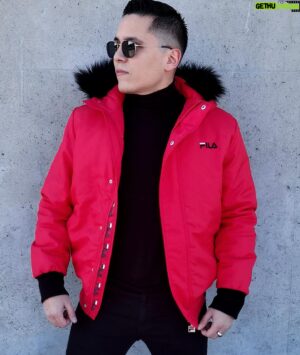 Jon Ali Instagram - De rouge et noir ♥️♠️ @filaeurope #fila #lifestyle #filashoes