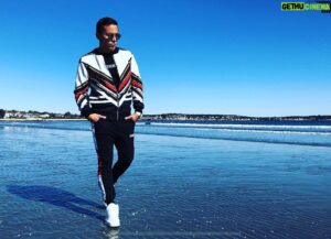 Jon Ali Instagram - Y’a que l’océan entre nous #beach #blue #boston #bay #ali #vision #lifestyle #zelys #zelysparis #rayban #fila
