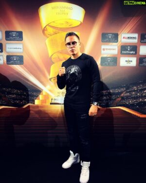 Jon Ali Instagram - Pas dans le même game @wbsuperseries #wbss #worldboxingsuperseries #moscow #moscou #russia #russie #worldcup #france #team #french #press #boxing #business #AliTrophy #ali #trophy #proud #russian #zelysparis