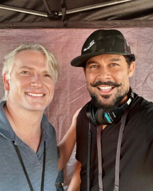 Jon Huertas Instagram - Tonight on @therookieabc there’s a new #Rookie in town … nope, not on screen, but behind it.  I had the honor and pleasure of #directing my first episode of this show and was #fortunate to have worked with an amazing writer, cast, crew and producers! If you can, tune in at  10PM PT/ET on @abcnetwork to see just how lucky I was… #cop #show