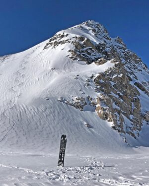 Jon Krakauer Instagram - I headed out on a 9-hour solitary mindfulness retreat/splitboard tour in the Indian Peaks Wilderness before sunrise this morning. The snowpack has been weird and scary for quite a while now, so I dialed down my expectations about what terrain might be safe to ride. When numerous pits, hasty pits, and other careful analysis revealed this classic line from the summit of one of my favorite mountains to be well within my level of acceptable avalanche risk, I was happily surprised. Being able to ride it made a wonderful day even better.