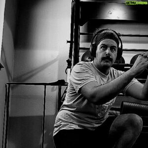Jon Risinger Instagram - I have notoriously weak and stiff legs and I ain't no spring chicken. Which is why a helping bowl of mobility movements are in my workout routine. What's the point of aesthetics if you move like a beached whale?