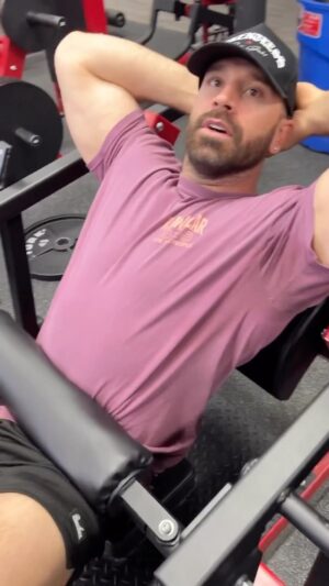 Jonah Antonyan Instagram - I need a workout partner to lift me up 💪 @bradleymartyn