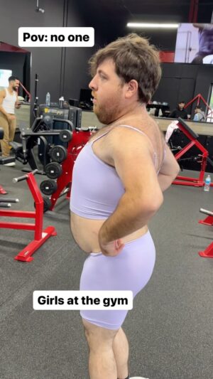 Jonah Antonyan Instagram - Like what are you looking at 💅 @bradleymartyn