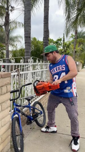 Jonah Antonyan Instagram - Where did my bike go bro? 🤣 @theclassics96
