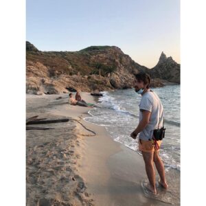 Jonah Hauer-King Instagram - BTS part III 🧜🏾‍♀️

last one, including a few birthday memories from this time 2 years ago 🐚🎉🎂 

1. costume fitting
2. Halle’s tiktok 
3. couple legends
4. scene with mum
5. sardinia beach 
6. bday I
7. bday II
8. ursula fight
9. best make up artist @carol9677 
10. kiss the girl