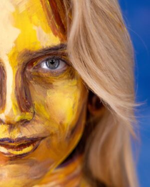 Jonalyn Saxer Instagram - Still one of the coolest experiences of my life. So honored to have been painted by @alexameadeart in the @wonderlanddreamland exhibit. Photographed by the incredible @mike_monaghan 
These are just a few of my favorites from the plethora of photos. 
.
.
.
When @amandajoymeyer contacted me about getting painted I was thrilled, and THEN she asked if I would be okay with Alexa doing something a bit different…. Painting me in all shades of gold, the answer was a resounding YES. It was honor to be a golden girl for the afternoon.