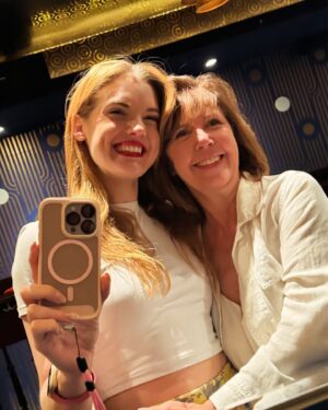 Jonalyn Saxer Instagram - June. 
Busy. Full of late nights, old friends and new. ❤️❤️❤️❤️❤️ 
Summer is off to a V good start.