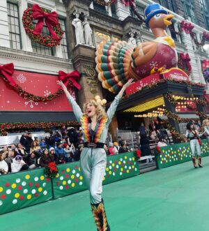 Jonalyn Saxer Instagram - Let’s go! Macys parade 2023! Happy Thanksgiving! 
@bttfbway @macys