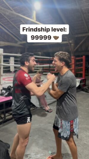 Jonas Bilharinho Instagram - It’s over 9000! 🔥

#handshake #mma #mmabrasil #friendship #bilharinho #snap #ohh #dap #dapper