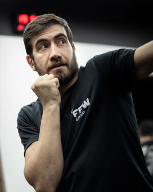 Jonas Bilharinho Instagram - Disciplina, trabalho duro e humildade!