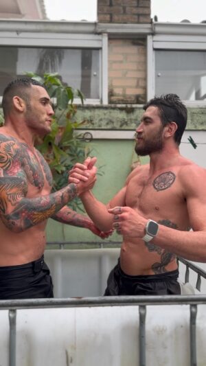 Jonas Bilharinho Instagram - 🇧🇷Contagem regressiva pra ver o irmão em ação, bora com tudo @rodolfotrator_mma — vai lutar o @contender_series_dwtcs nessa terça!

🇺🇸Countdown to see this brother in action, let’s go @rodolfotrator_mma — he’s fighting for the @contender_series_dwtcs this Tuesday!

💼 @kosquadmma 

#mma #mmabrasil #icebath #banhodegelo #banhogelado #coldshower #kosquad #bilharinho