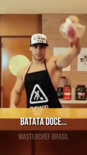 Jonas Bilharinho Instagram - 🇧🇷Eu passo mal com esse vídeo! 😂

💼 @thequantichub 

#cozinha #humor #masterchef #leostronda #genial #mma #bilharinho