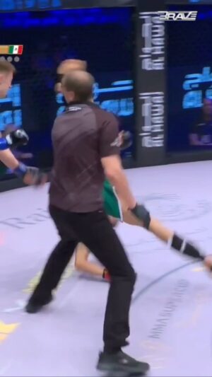 Jonas Bilharinho Instagram - 🇧🇷To pensando em tentar esse aí na próxima luta, quero saber o que a galera da arbitragem acha dessa ideia maravilhosa? 😂

🇺🇸I’m considering this one for the next fight, I wanna know what referee crew think about this wonderful idea? 😂

💼 @somoswipi 

#mma #mmabrasil #humor #nicetry #kosquad #cab #bilharinho
