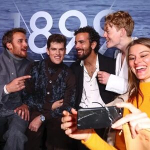 Jonas Bloquet Instagram - Day - 1 🤗🤗🤗🤗🤗 #1899 #1899netflix