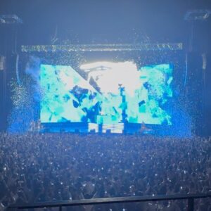 Jonas Blue Instagram - My biggest headline show to date yet in Tokyo! I will never forget this night. Thank you to everyone who came out to party and also to all of the incredible artists who came to perform on stage with me. I was also super blessed to have my family with me to witness the show. I can’t wait for round 2 tonight in a sold out Osaka! Let’s go! 🇯🇵🫶🏼💙

📸: @jordanmarchand_cv