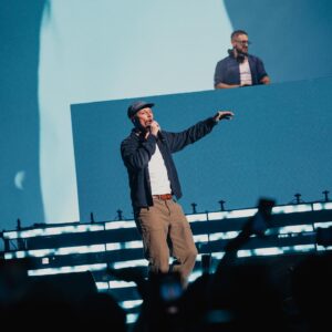 Jonas Blue Instagram - My biggest headline show to date yet in Tokyo! I will never forget this night. Thank you to everyone who came out to party and also to all of the incredible artists who came to perform on stage with me. I was also super blessed to have my family with me to witness the show. I can’t wait for round 2 tonight in a sold out Osaka! Let’s go! 🇯🇵🫶🏼💙

📸: @jordanmarchand_cv
