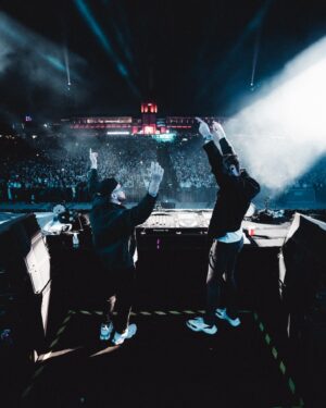 Jonas Blue Instagram - Wow, China - we’re lost for words. ♥️ You never know when you bring a project to a new country for the first time, but you exceeded all of our expectations. 🤯

Sending much love, new @weareendlesssummer music is on the way. ♾️

PS: Swipe all the way left if you wanna hear how Jonas’ brand new single went down 😏🏔️