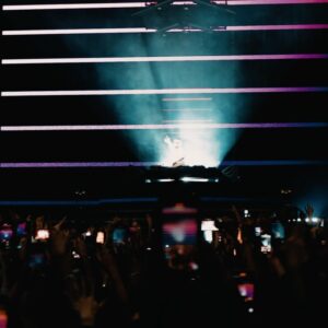 Jonas Blue Instagram - Night 2 in Osaka!!! Another night I’ll never forget… Thank you to everyone who made these shows so special! I can’t wait to see you all soon 🇯🇵🔥💙

📸: @jordanmarchand_cv