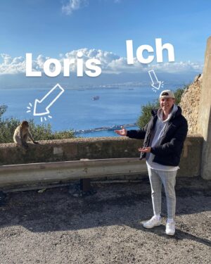 Jonas Ems Instagram - also folgendes: 🥹💍👨🏼‍❤️‍👨🏽 .. ok leider das nicht, aber dafür sind wir ab sonntag einfach 6 Wochen zusammen in den usa. freue mich auf jeden fall mies auf die zeit, auch wenn @loriszimmerli ziemlich anstrengend werden kann.. 🙂😂 haha wird sehr cool, ich werde auf jeden fall seeehr viel vloggen und ganz viel berichten. seid gespannt! 🤍