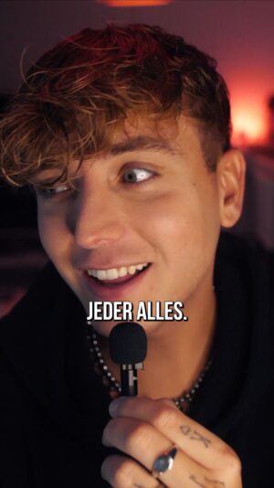 Jonas Wuttke Instagram - wie gehts eigentlich.. den aliens in miami?