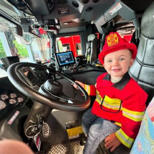 Jonathan Fortin Instagram - Québec improvisé 👨🏻‍🚒🚒🥰
