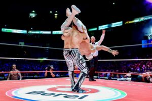 Jonathan Good Instagram - Más imágenes del épico enfrentamiento entre el CMLL y #AEW en Homenaje a #2LeyendasCMLL… ¿quién fue tu luchador favorito en esta batalla?
📸 @elfotografodelasluchas 

#CMLL #LuchaLibre #LuchaLibreMexicana #LuchaLibreCMLL #ArenaMexico #Luchador #Wrestling #MexicanWrestling #follow