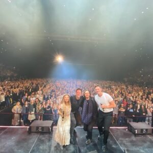 Jonathan Jackson Instagram - What an incredible experience on the 2023 Nashville Reunion Tour! Thank you to the band, everyone on Production, the Crew, and to my friends and castmates who I'm honored to know and sing with. 

📷 @ChristieGoodwin 
.
#Nashies #Nashville #NashvilleReunionTour #UKTour #ClareBowen #CharlesEsten #JonathanJackson #SamPalladio #ChristieGoodwin