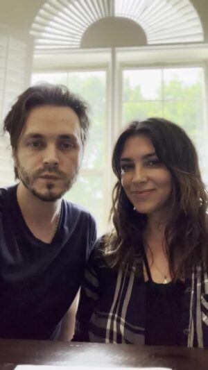 Jonathan Jackson Instagram - Healthy lifestyle update: 🍎 My wife Elisa and I want to share another idea from @AzureStandard! 

Visit AzureStandard.com to see what we're talking about. ☺️
.
#JonathanJackson #AzureStandard #Organic #NonGMO #HealthyEating #SponsoredPost #Ad #HealthyHabits #HealthyFood #OrganicFarming