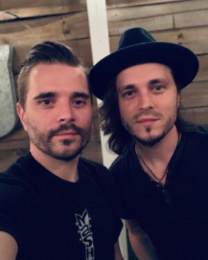 Jonathan Jackson Instagram - Throwback, hanging with my brother, @RLJackson529. 
.
#JonathanJackson #LiveWithMeaning