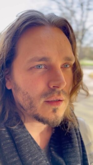 Jonathan Jackson Instagram - As many around the world embark on the journey of Great Lent today, I’m grateful to announce that my new book, “The Harrowing of Hell” is available on Amazon. 

This has been quite a journey to get here. Thank you to all the indiegogo supporters! I hope and pray this Epic Poem will be an aide along the way, as a prayer meditation on the Mercy of God and the lengths the Light will go to rescue us from the darkness.

Amazon: Link in bio 

#JonathanJackson #HarrowingOfHell #NewBook #EpicPoem #Orthodox #Orthodoxchurch #GreatLent