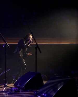 Jonathan Jackson Instagram - Absolutely incredible night @TheRyman with #NashvilleReunionTour! A night I will never forget. Amazing crowd. So thankful my parents and family got to be there with me. 

Excited about the upcoming shows in the UK! Many shows are sold out, but any remaining tickets are available at: www.nashvillereuniontour.com

📷 @timothyjamesbowen