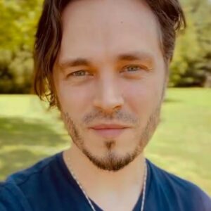 Jonathan Jackson Instagram - I’m returning to @generalhospitalabc this summer! Excited for the journey to continue... 

Read about the announcement @Deadline 
.
#GeneralHospital #JonathanJackson #LuckySpencer #Drama #GH