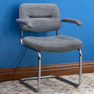 Jonathan Jafari Instagram - Spent some time today with this pissed off chair i’m sorry to report I could not cheer him up I think he will just have to work through it on his own 🙏🏻 thinking of him