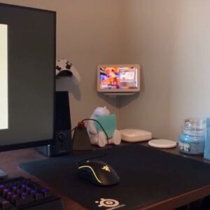 Jonathan Jafari Instagram - Just brushing up on my language skills