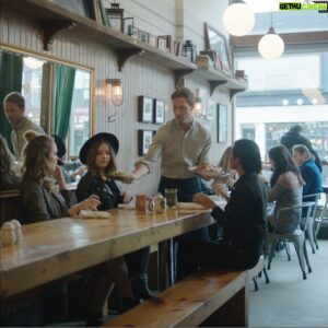 Jonathan Keltz Instagram - Brady the Waiter in #NineFilmsAboutTechnology
👉🏻
Brady The Waiter in the original short #5FilmsAboutTechnology

This actor kept hanging around so we felt obligated to have him reprise his role. 🙋🏼‍♂️

Have you watched the first two episodes yet? Link in my bio to watch! Let me know what you think! #FXonHulu #cakefx 📸: @pharrisdesigns