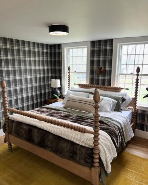 Jonathan Knight Instagram - I have always been a fan of spindle beds. I own many antique ones but a king size version was not possible as king size is a modern thing. When I found @englishfarmhousefurniture online, I knew this was the perfect bed to have at my lake house featured on HGTV. It truly makes me so happy and is the perfect look in my bedroom. Have spent many nights in this bed and look forward to adding more furniture from @englishfarmhousefurniture to my collection. Thank you for your amazing quality, customer service, and for classic furniture that will stand the test of time!