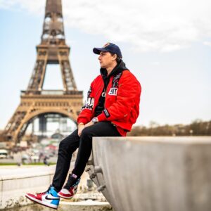 Jonathan Lourau Instagram - Enjoying the view 🖤🔴