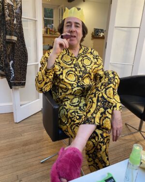 Jonathan Ross Instagram - Happy Christmas x