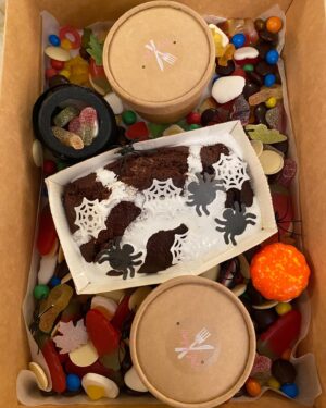 Jonathan Ross Instagram - Normally we would be manically preparing for our Halloween party. But of course this year, no party. Doesn’t mean we won’t be celebrating at home though! Thank you @justahangrygirl for these amazing spooky treats! Next year, big party and big order for more of these!!