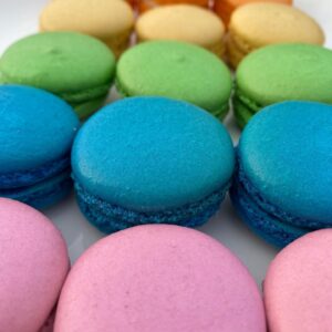 Jonathan Ross Instagram - A local business I want to promote is @macaron_michele 
Amazing home made treats. Her special Christmas flavours are 🔥. Will deliver if local and can post all over uk. They are amazing.