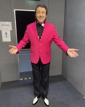 Jonathan Ross Instagram - Outfit for tonight’s Masked Dancer record. Can never be too pink...